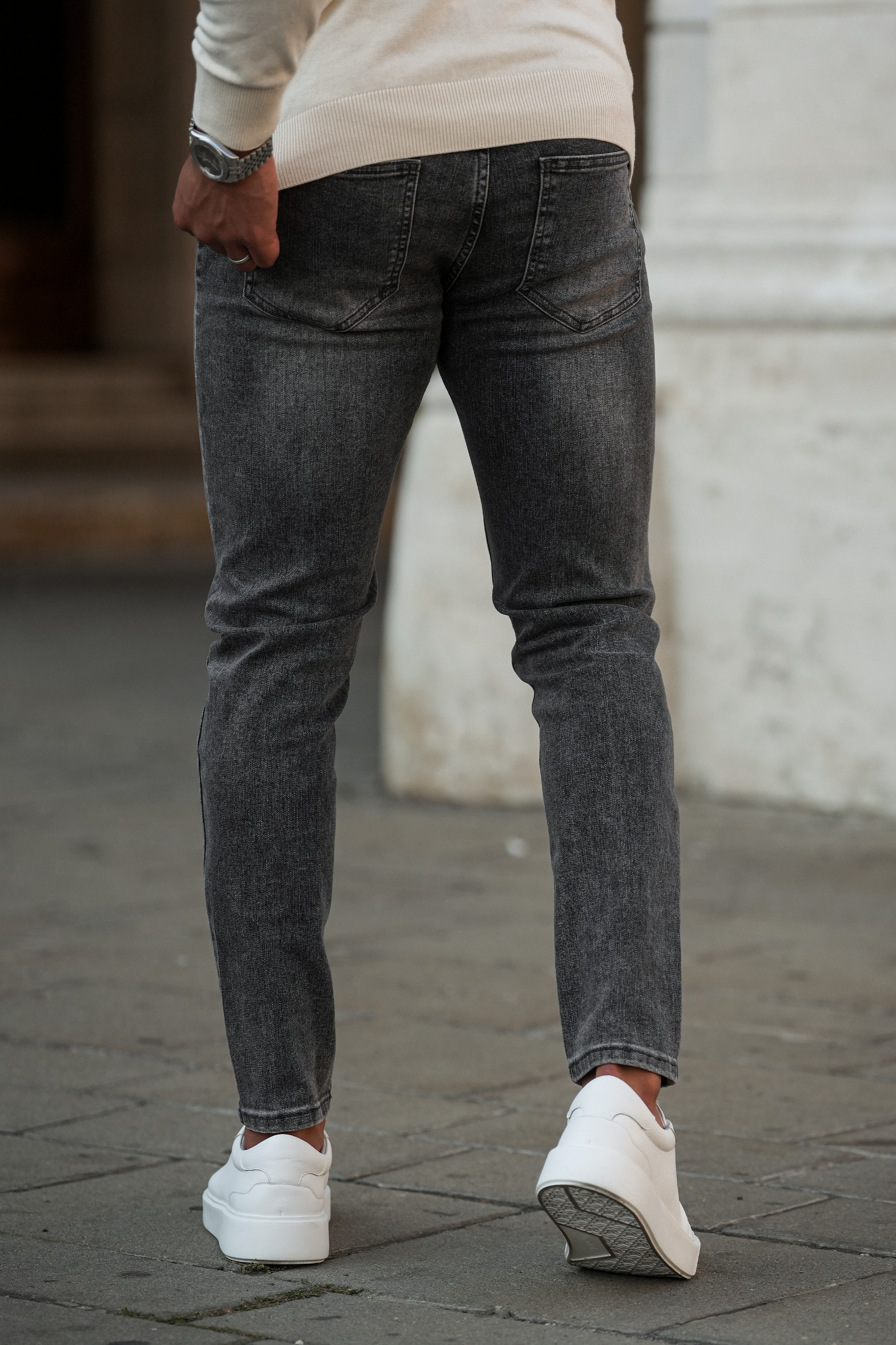 THE AURENZE JEANS