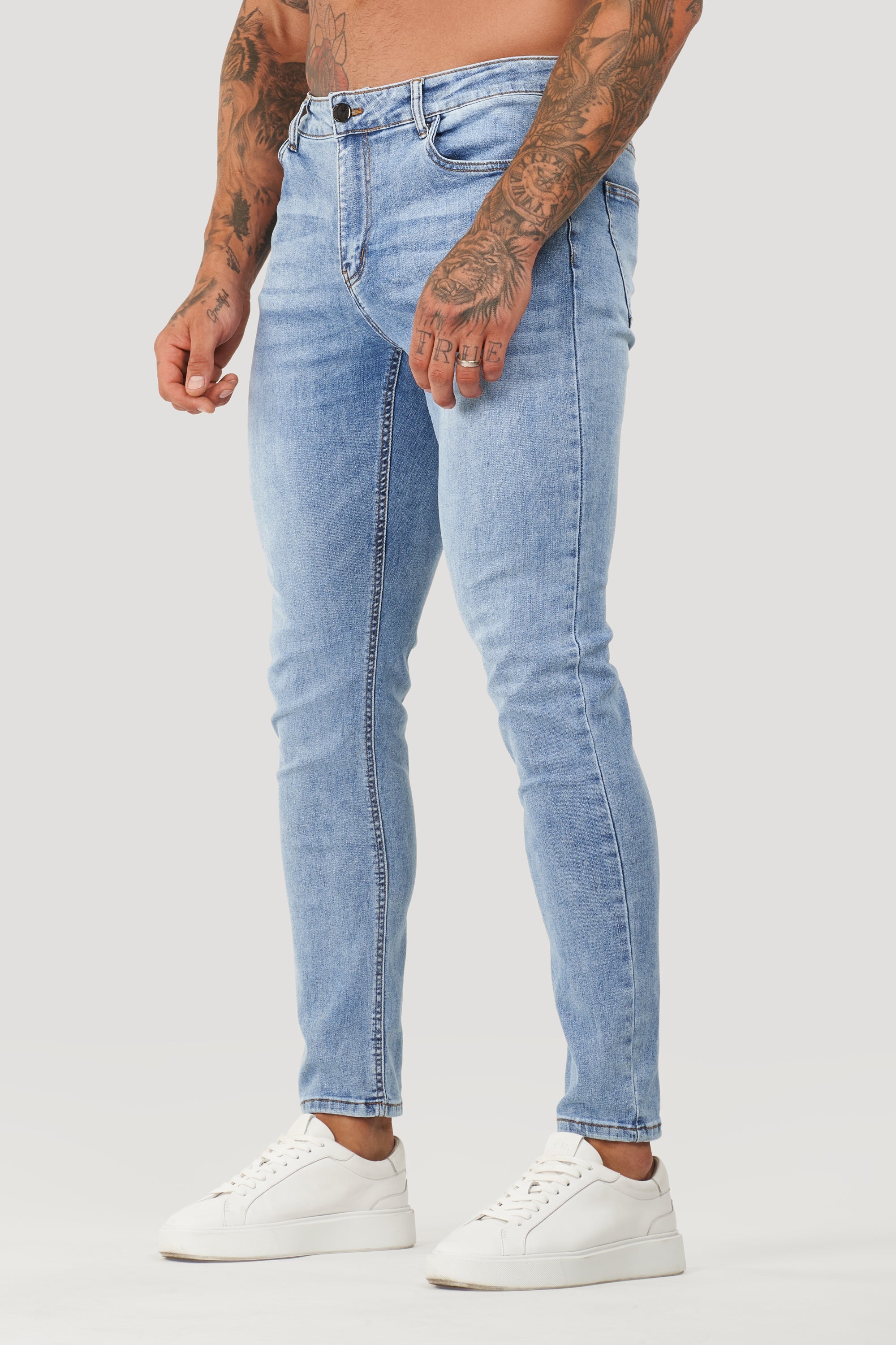 THE AURENZE JEANS